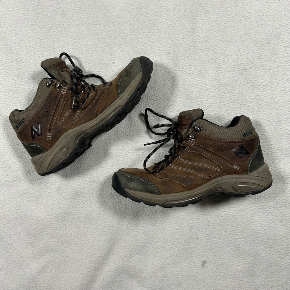 New Balance 1569 Hiking Boots Men 8.5 Brown Leather Gore-Tex Waterproof MW1569BR